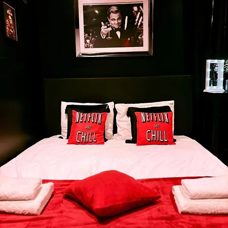 Apartment Dalikyda - Clap 'n Chill - Cinema - Loveroom