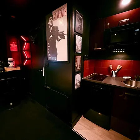 Dalikyda - Clap 'n Chill - Cinema - Loveroom