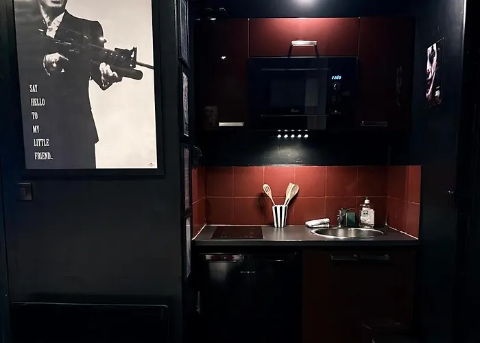 Dalikyda - Clap 'n Chill - Cinema - Loveroom *